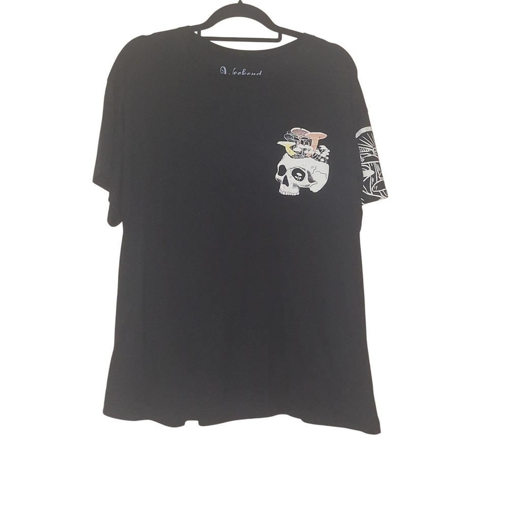 Weekend Warrior Size XL Skull Mushrooms Grunge Goth Whimsygoth Witchy T-Shirt